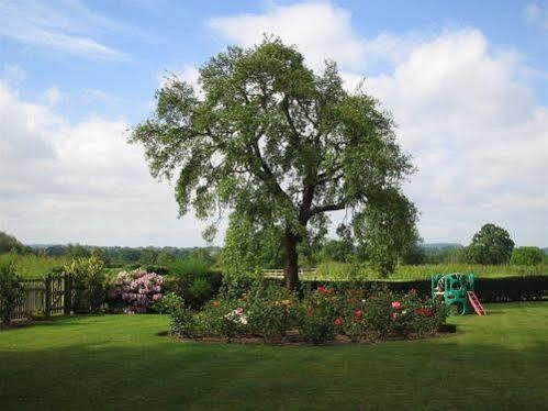 Hill House Farm Hotel Tarporley Exterior photo